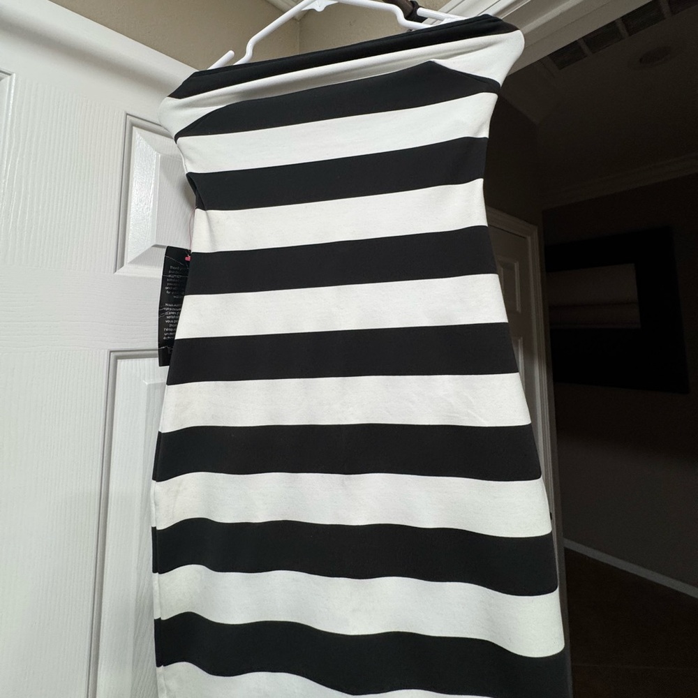 Bebe Black and White Summer tube top dress